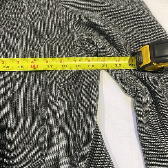 Howe Men’s zip-up and button-up jacket with hoodie attached inside Size Large - Picture 5 of 7